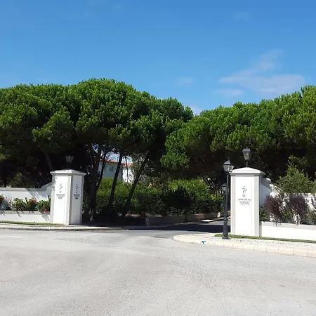 Апартаменты Silver Coast Holidays